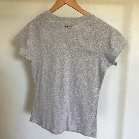 ✨3/$15✨ Vintage Nike Tee - Picture 2 of 3